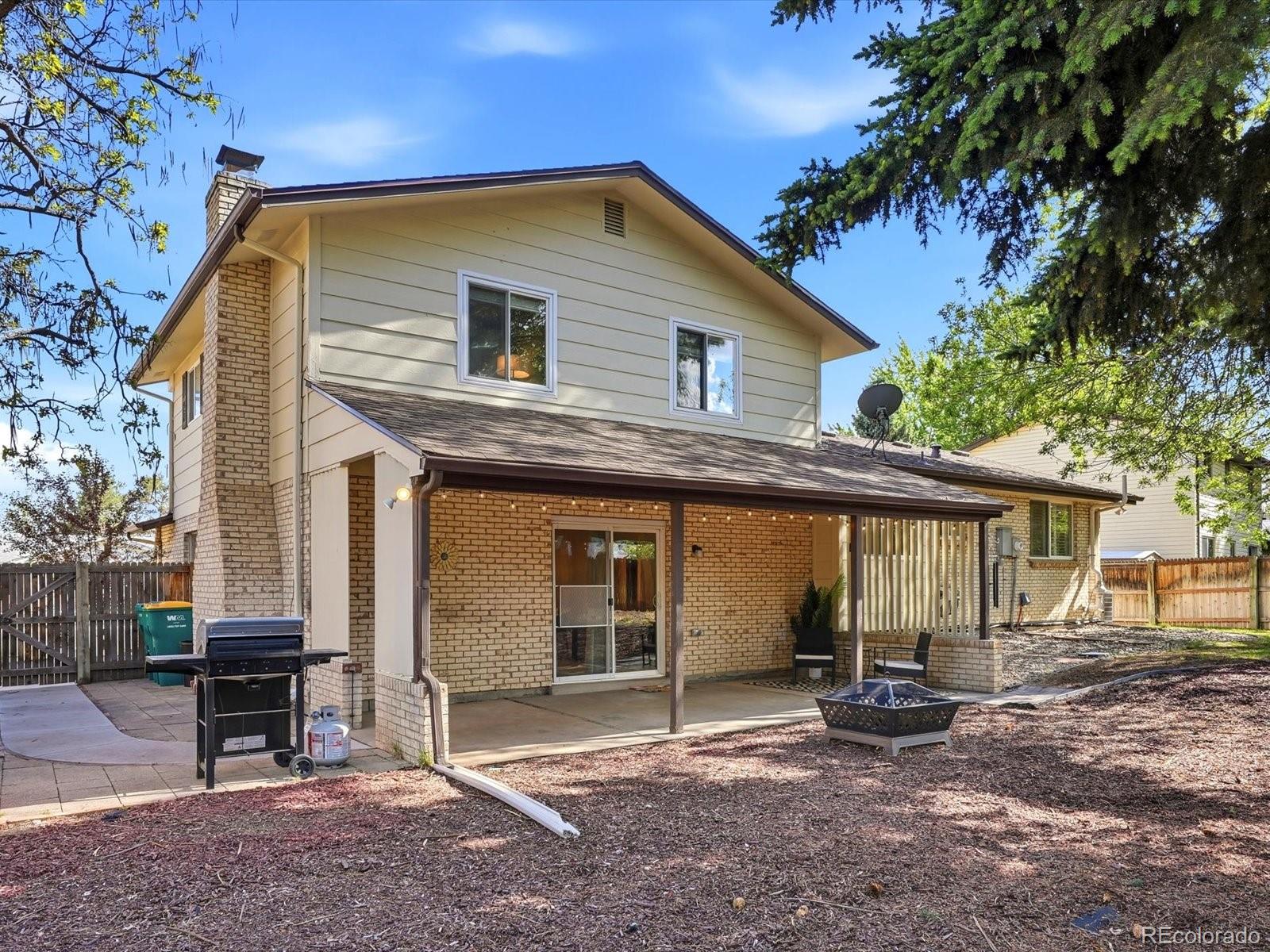 8923 W Warren Drive
