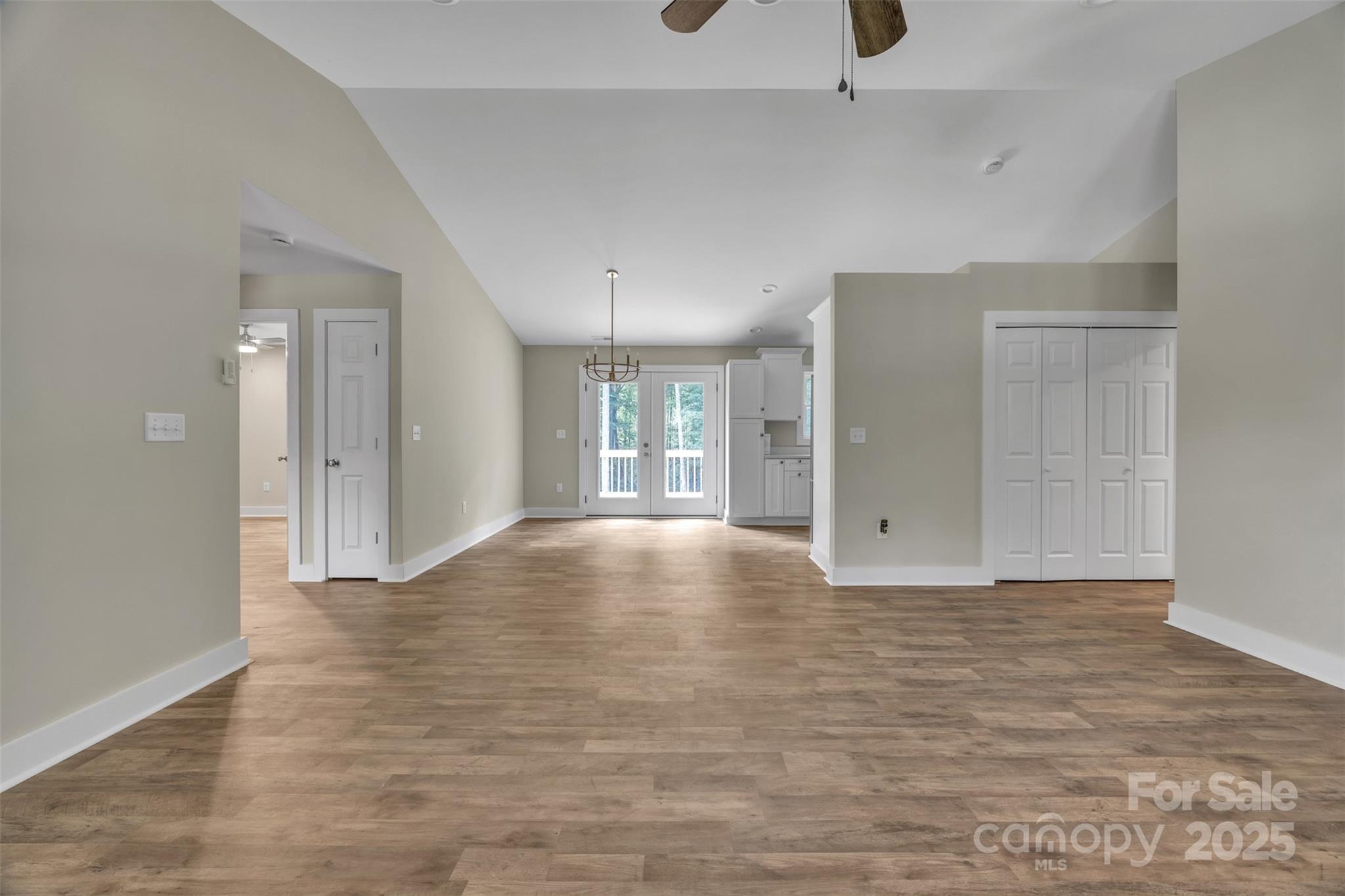 2349 Ellen Street Unit: 27