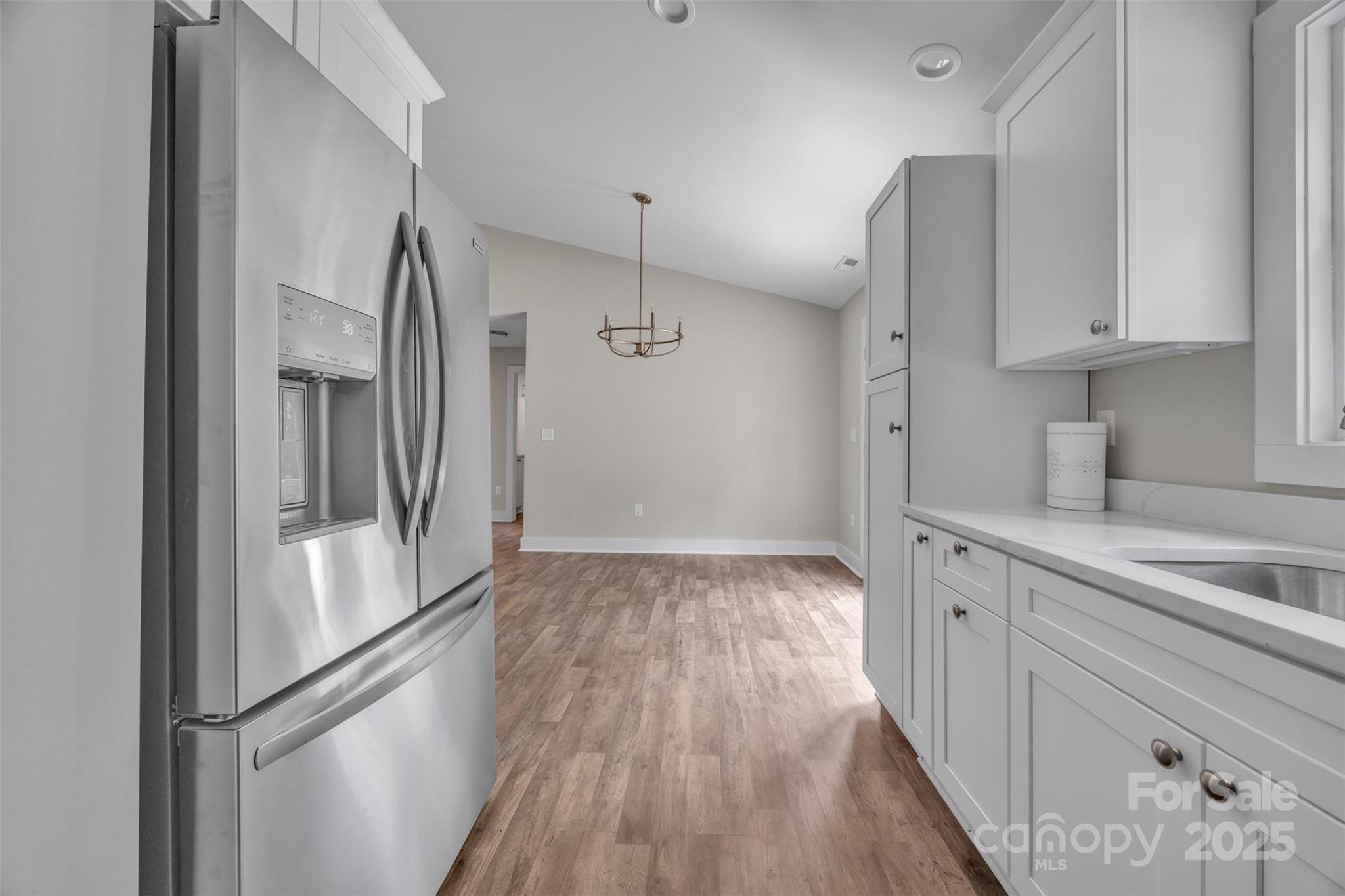 2349 Ellen Street Unit: 27