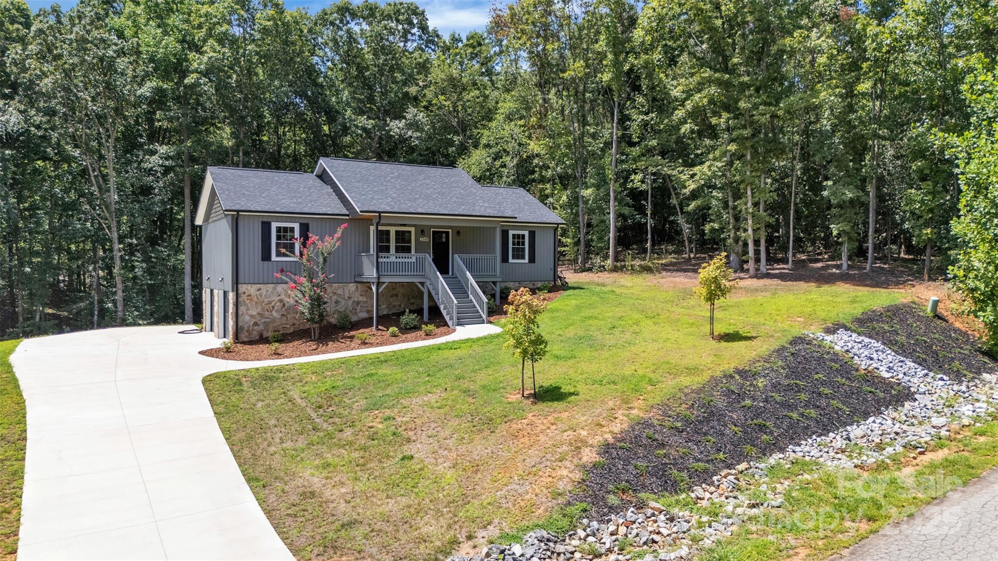 2349 Ellen Street Unit: 27