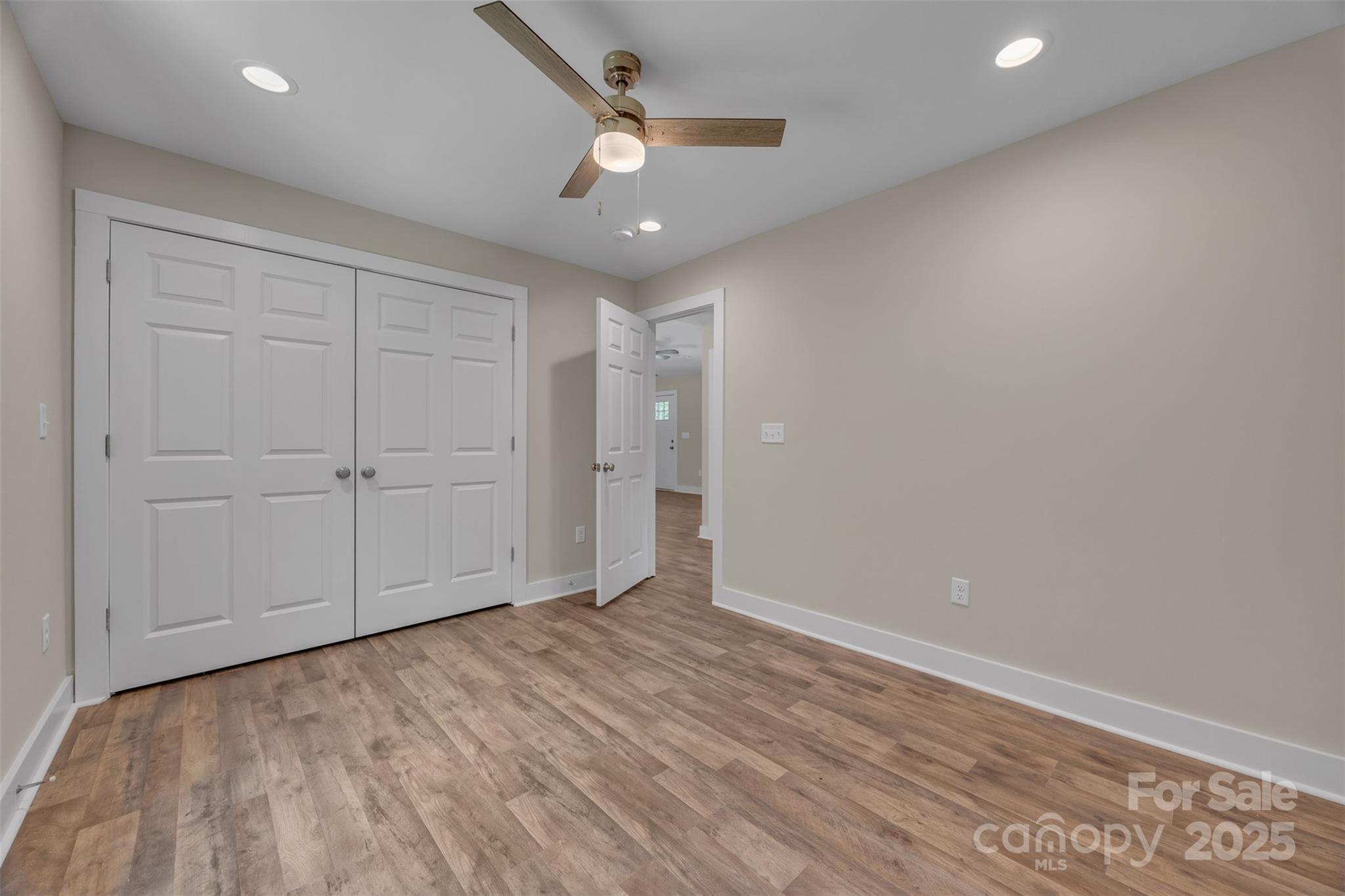 2349 Ellen Street Unit: 27