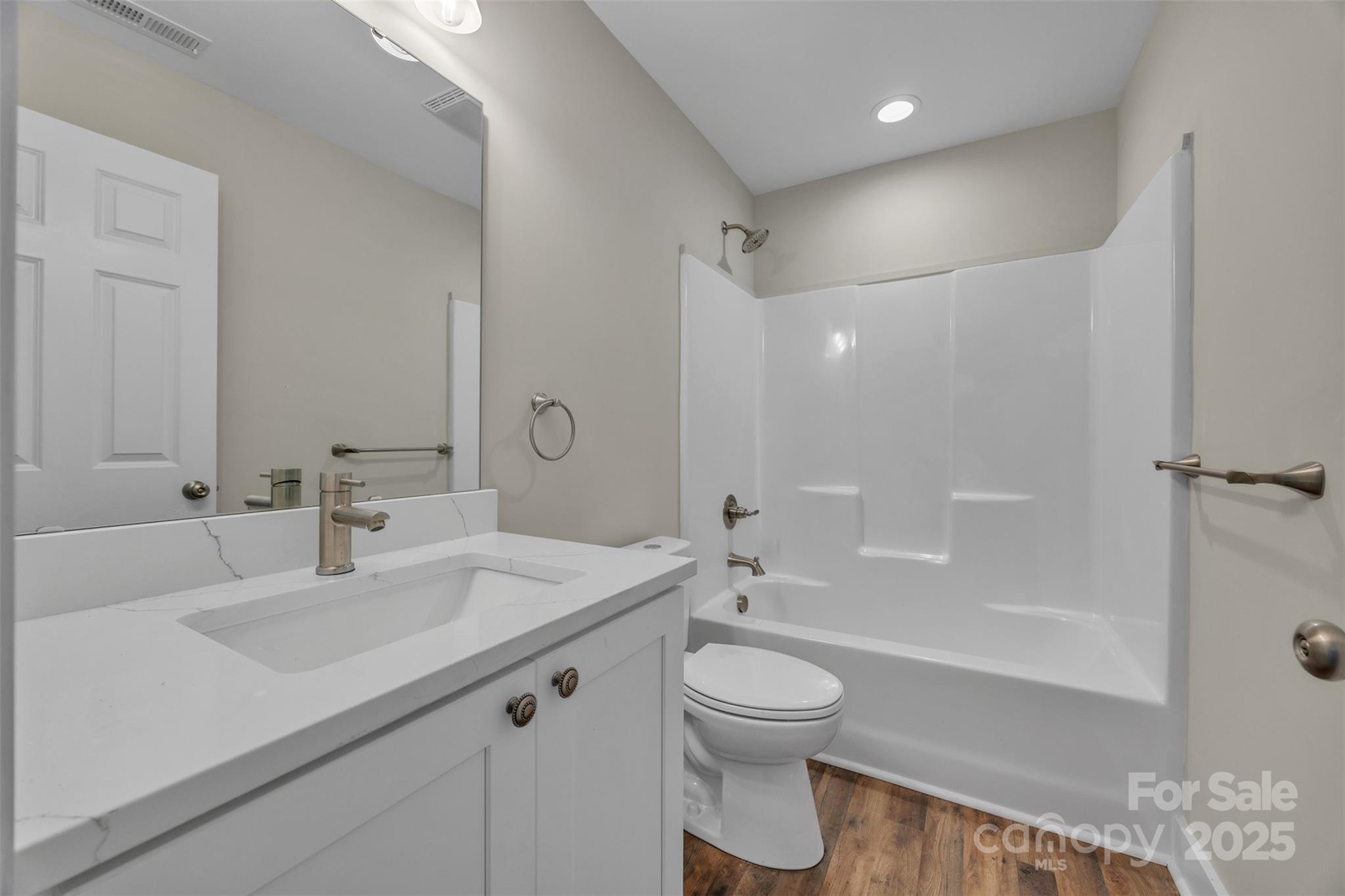 2349 Ellen Street Unit: 27