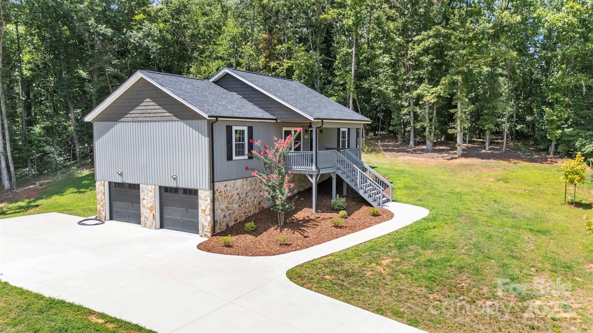 2349 Ellen Street Unit: 27