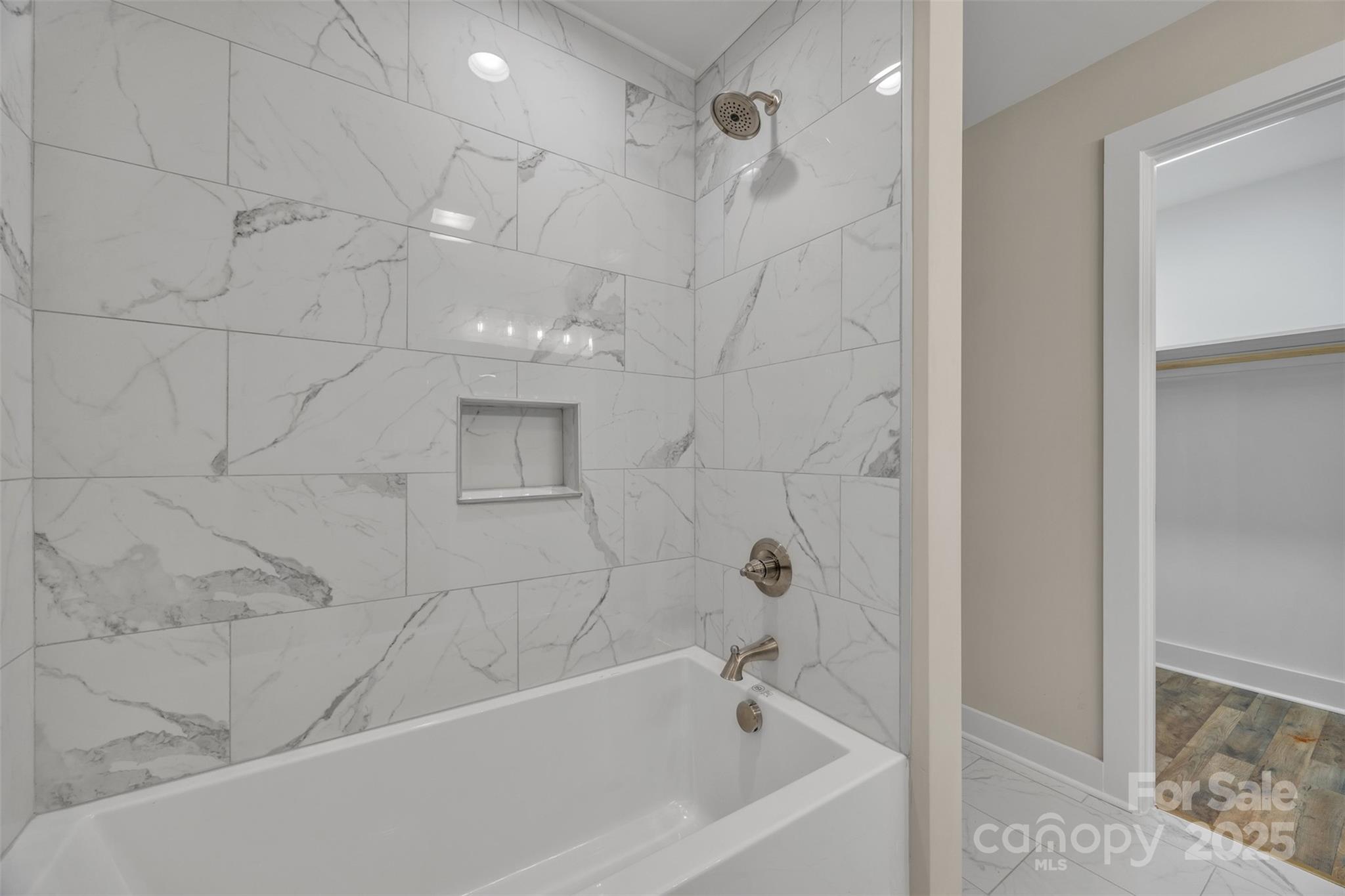 2349 Ellen Street Unit: 27