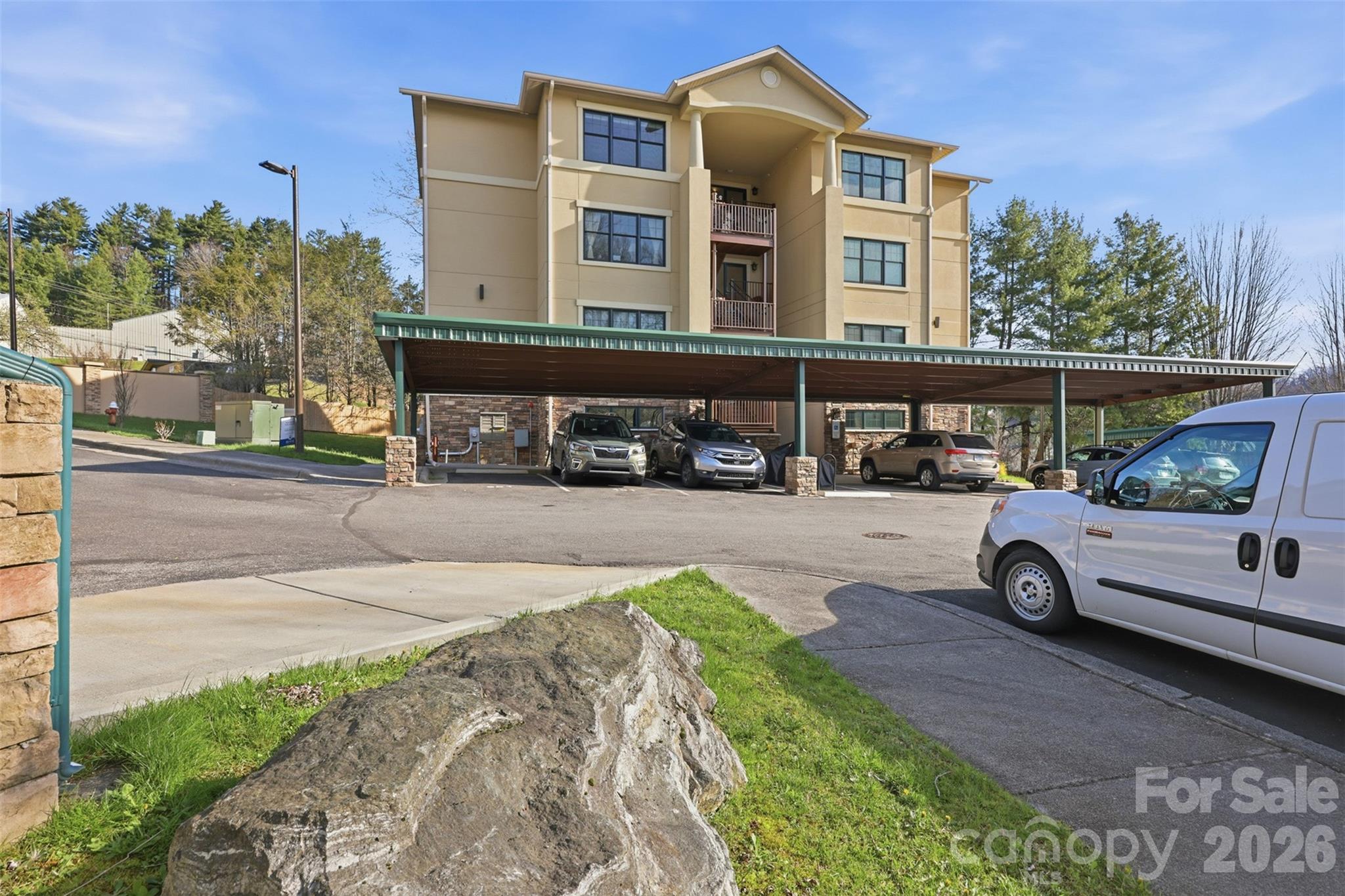 155 Gateway Drive Unit: 102