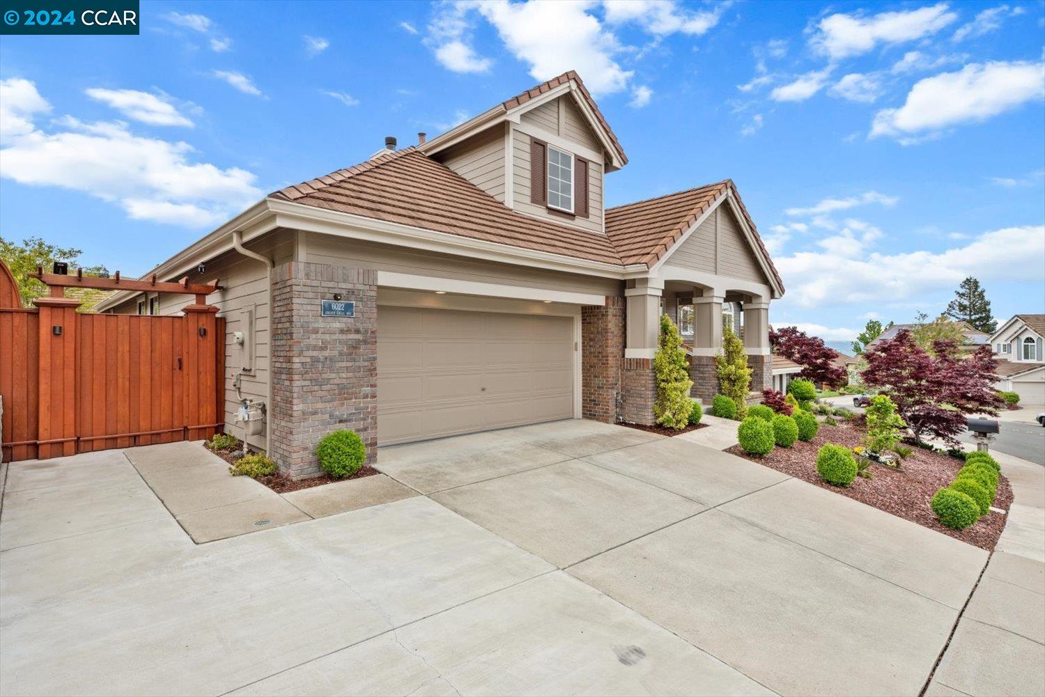 6022 Golden Eagle Way