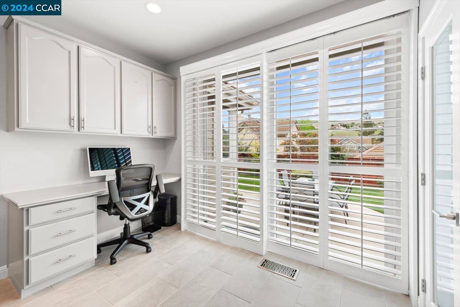 6022 Golden Eagle Way