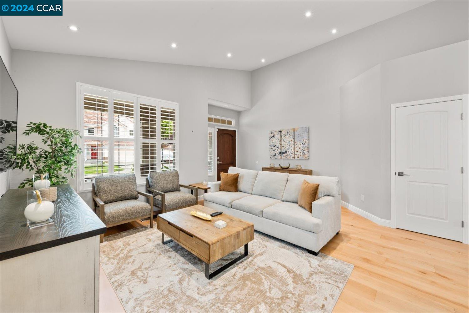 6022 Golden Eagle Way