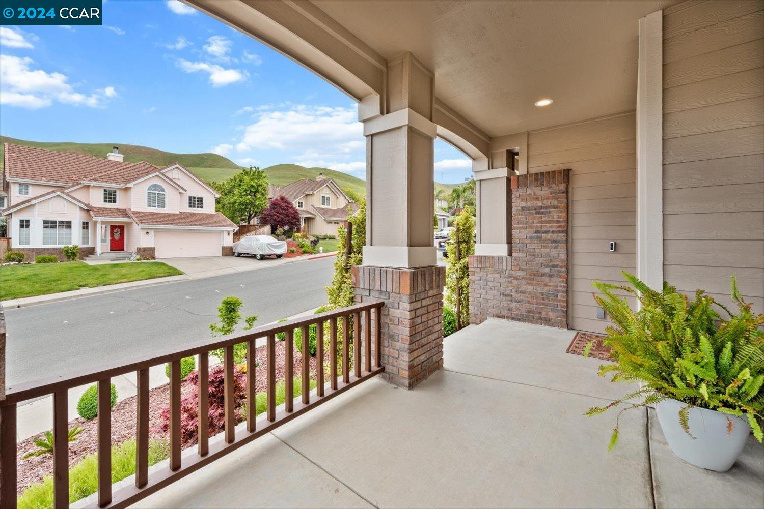 6022 Golden Eagle Way