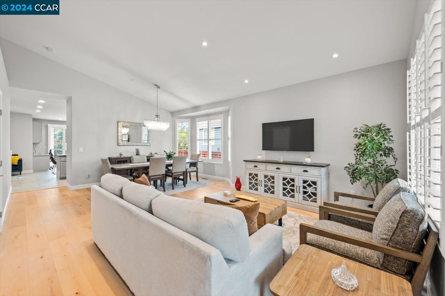 6022 Golden Eagle Way