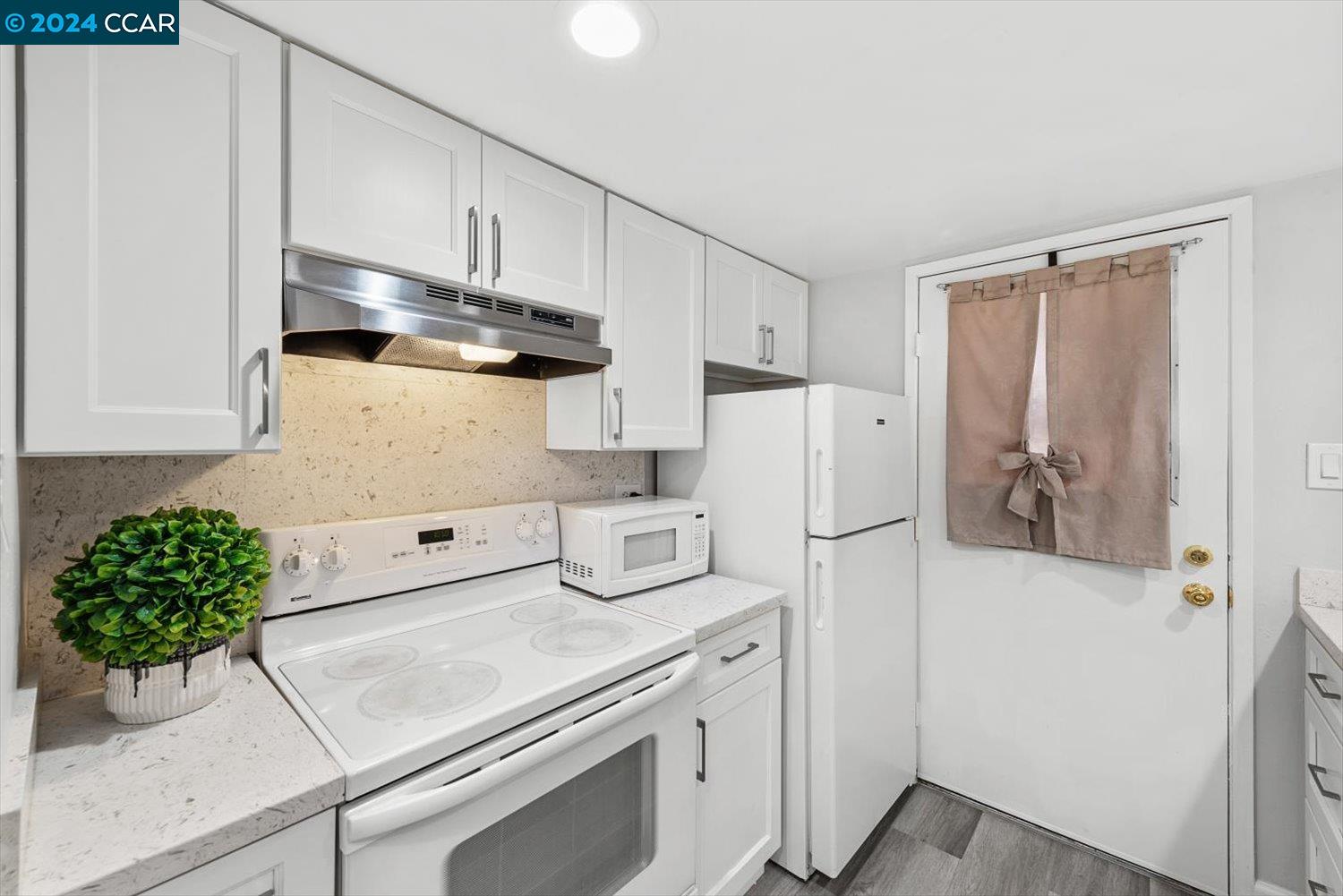 5458 Roundtree Dr # B