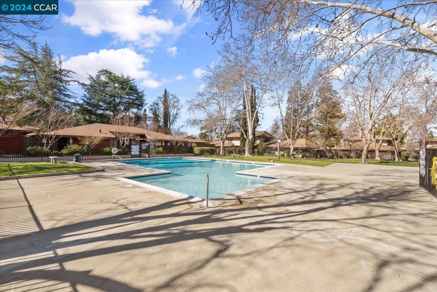 5458 Roundtree Dr # B