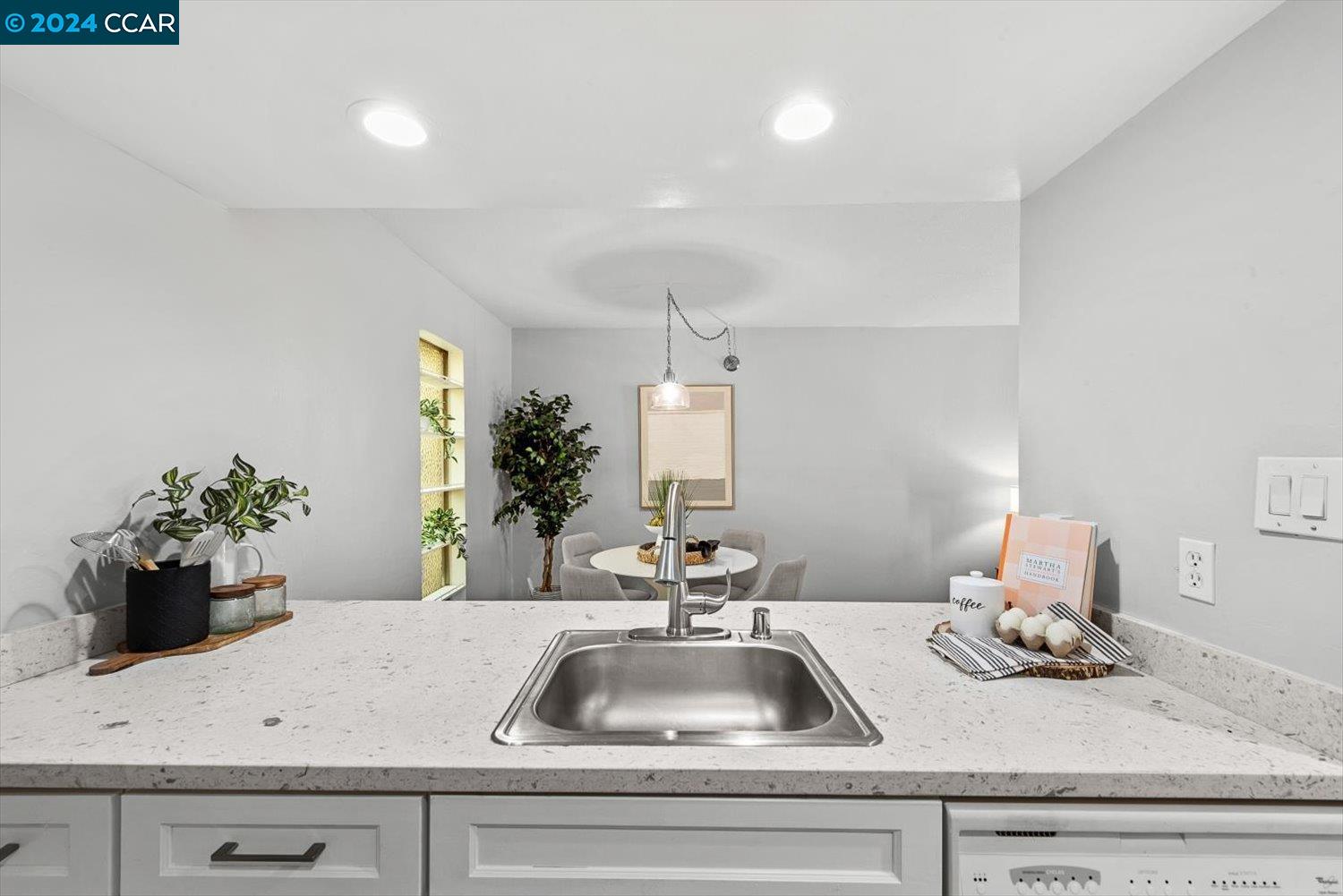 5458 Roundtree Dr # B