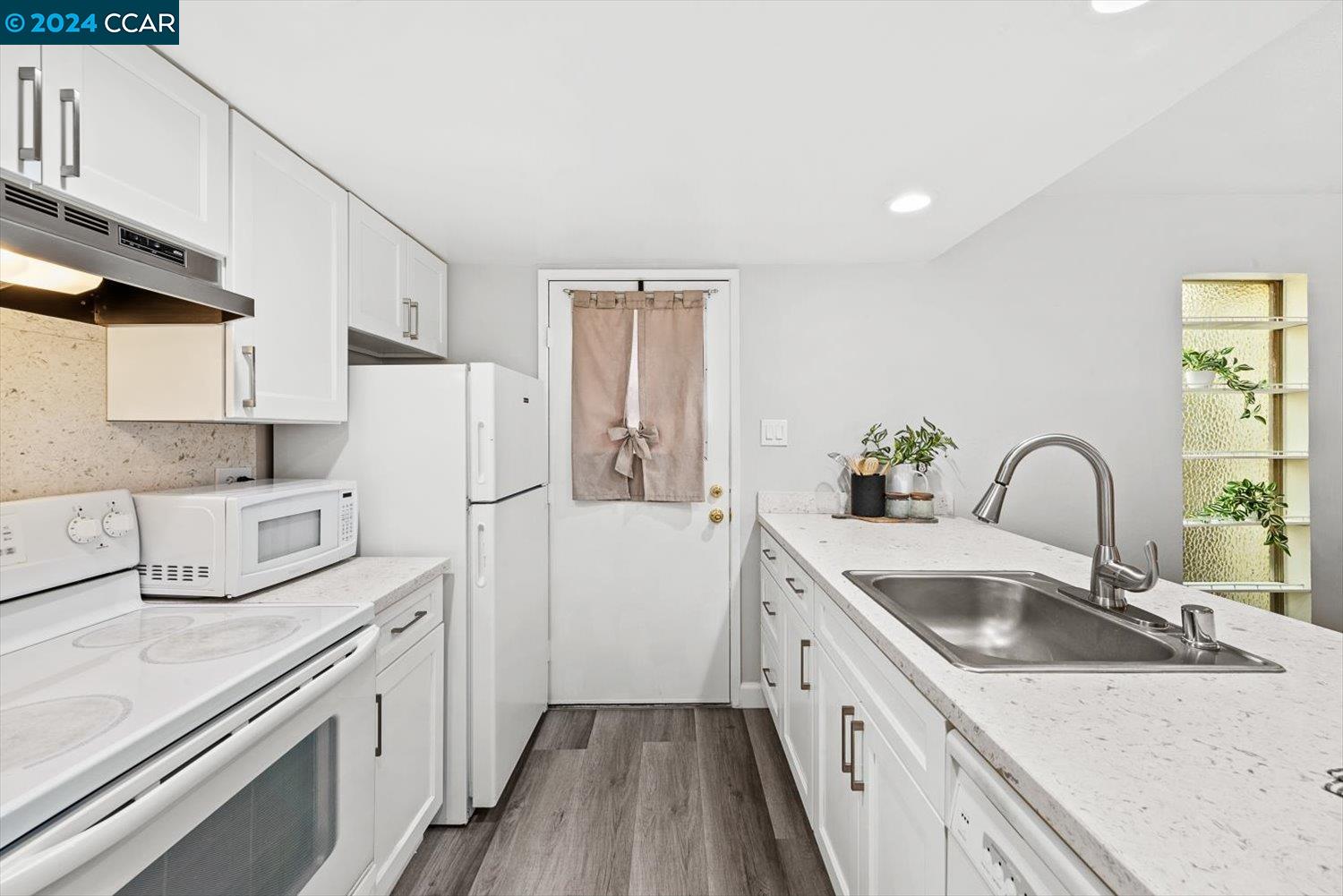 5458 Roundtree Dr # B