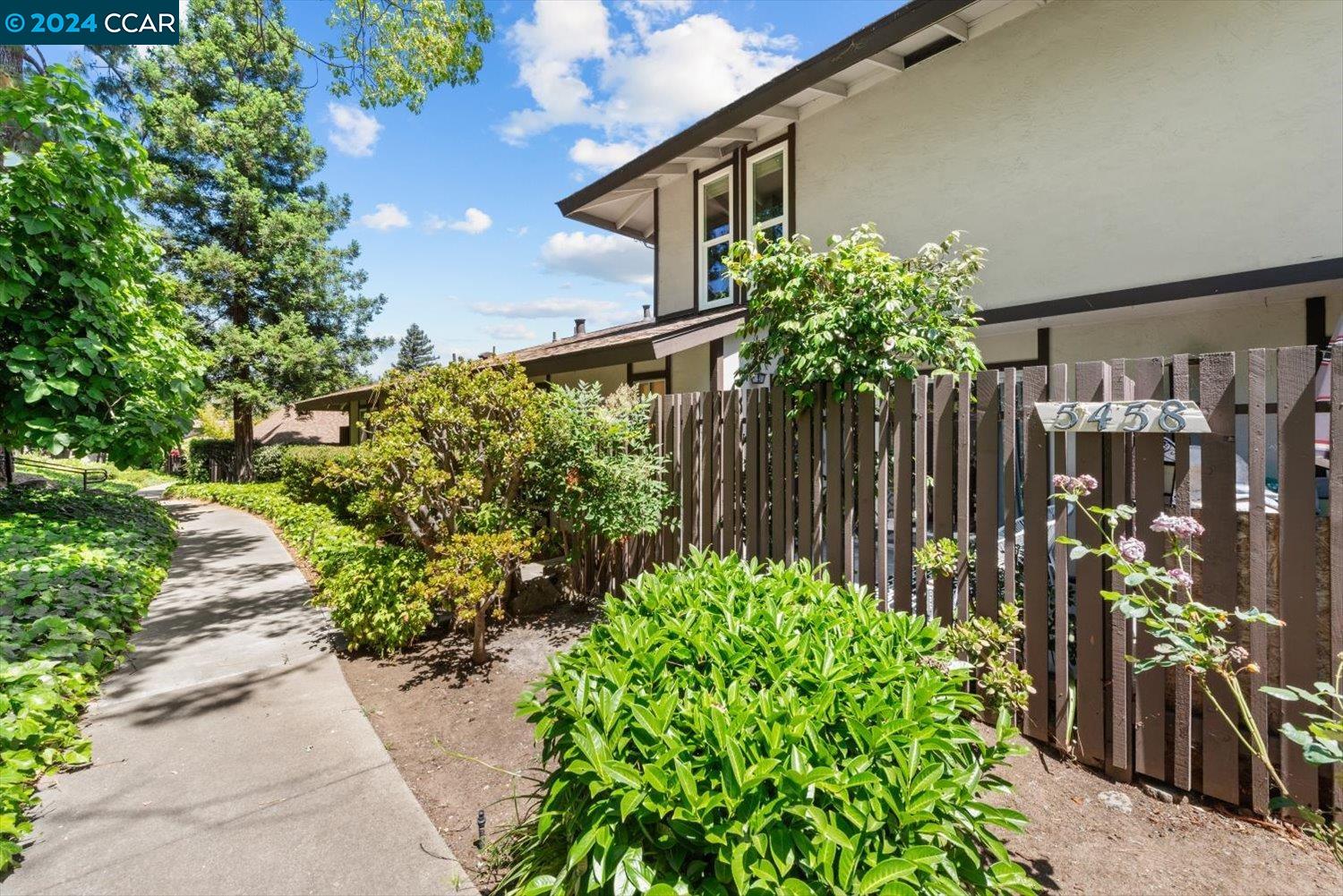 5458 Roundtree Dr # B