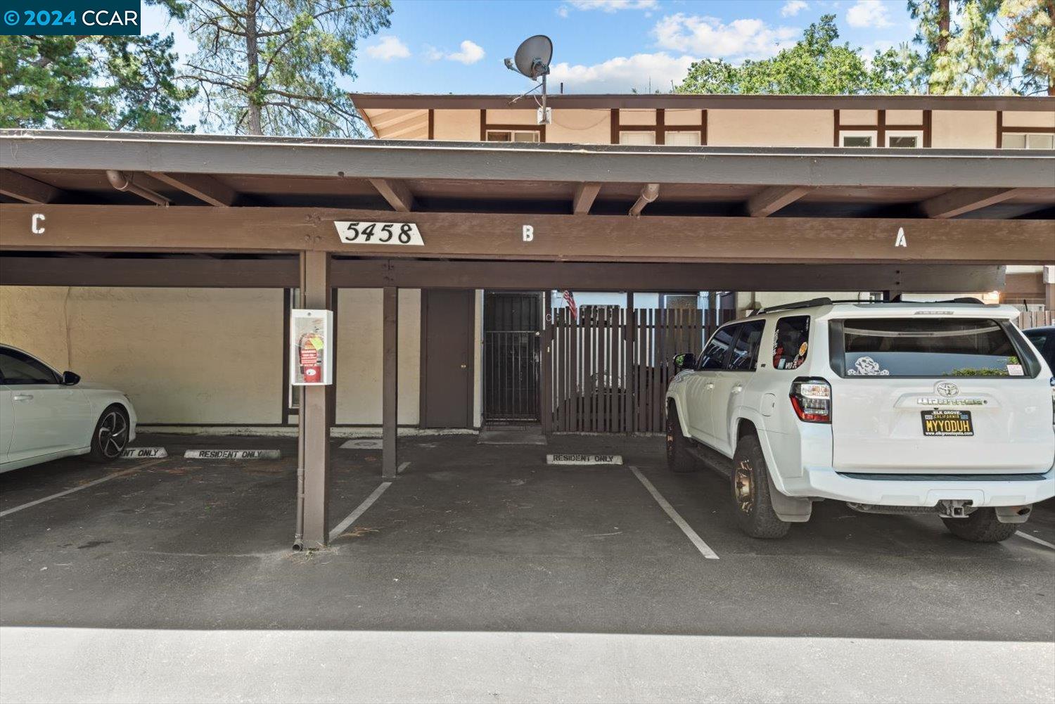 5458 Roundtree Dr # B