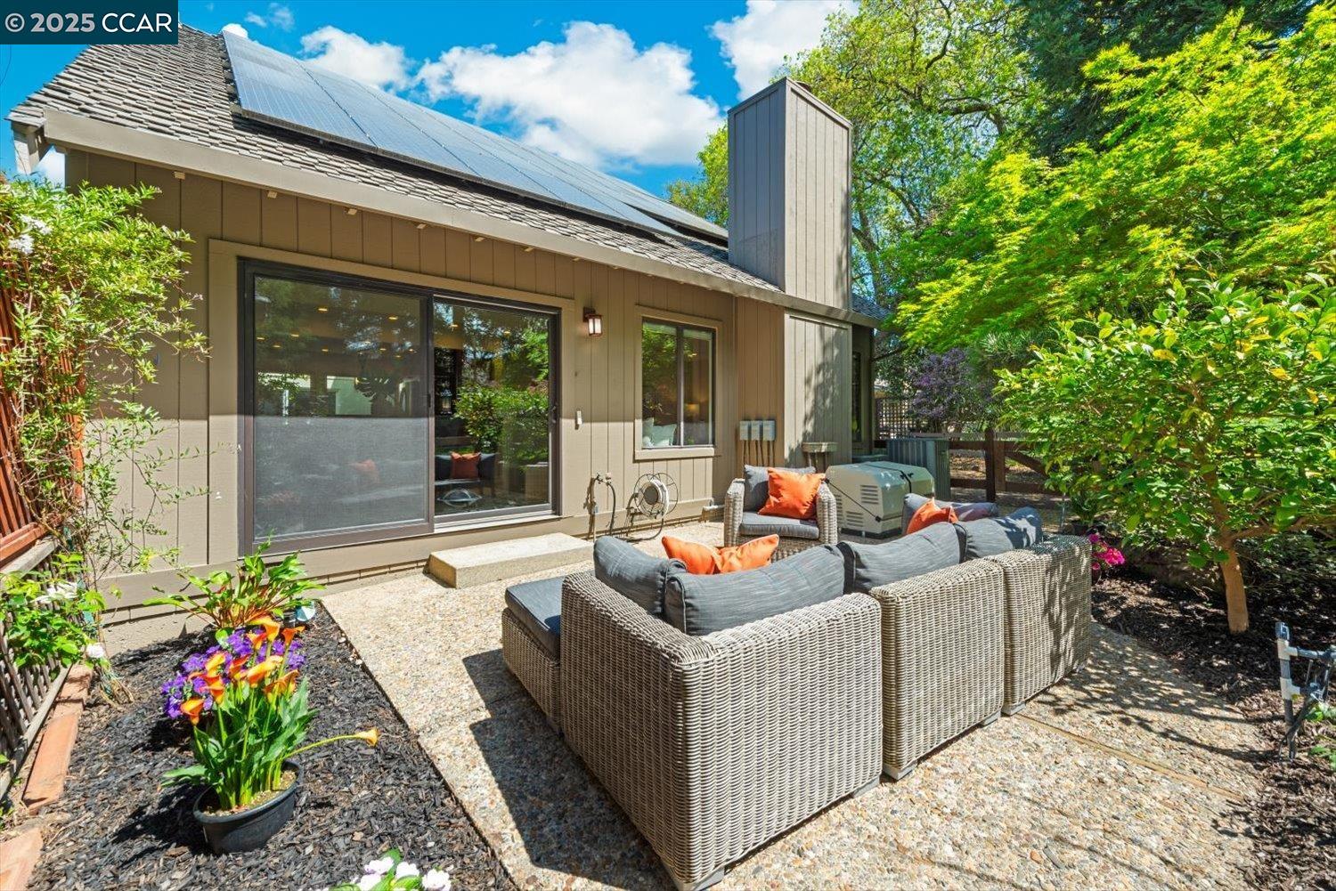 3118 Hambletonian Ln