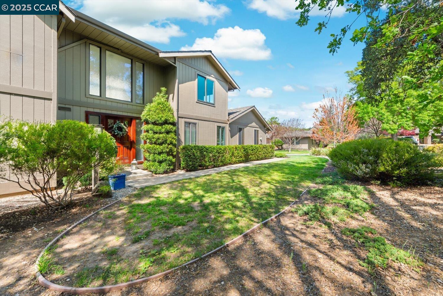 3118 Hambletonian Ln