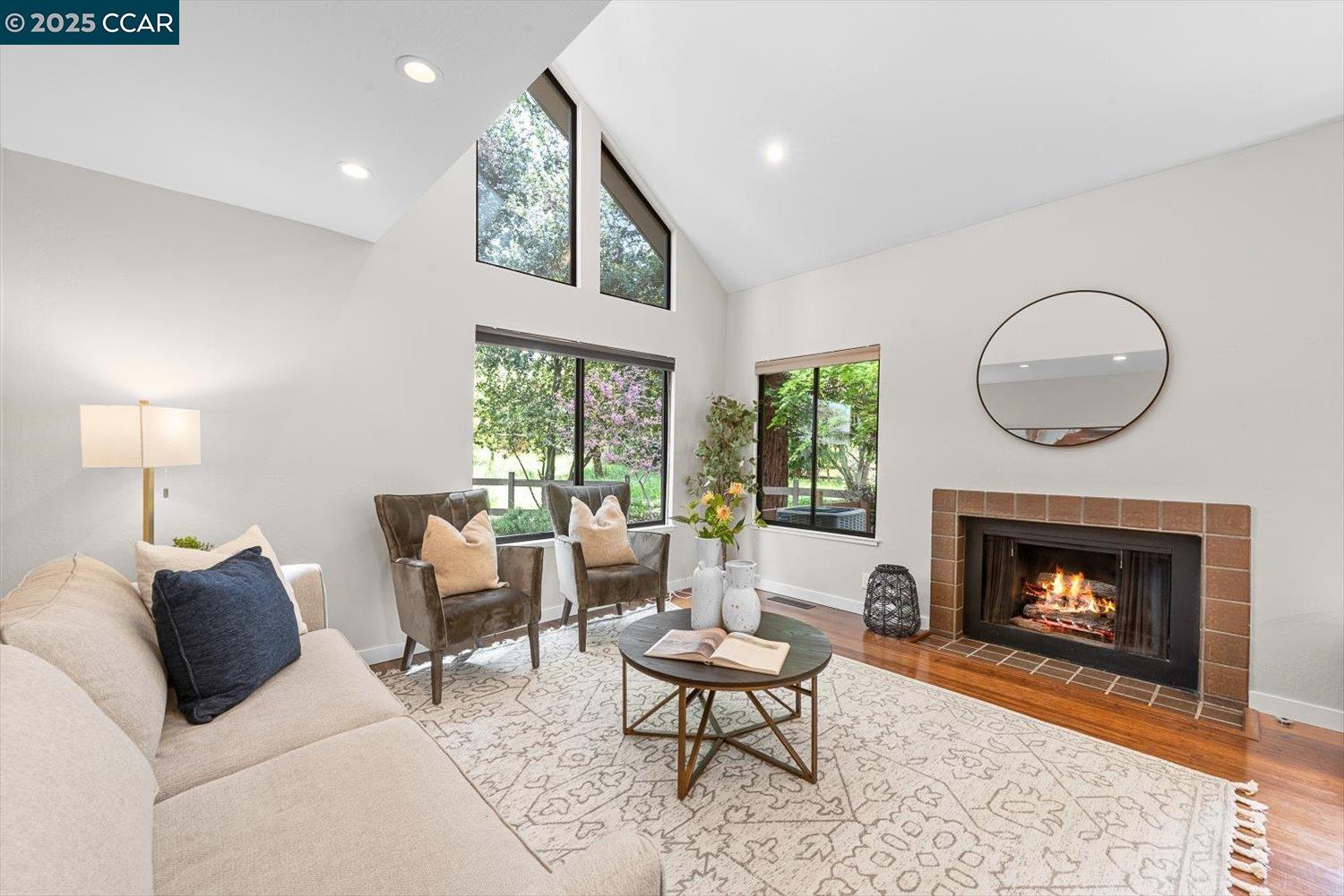 3118 Hambletonian Ln