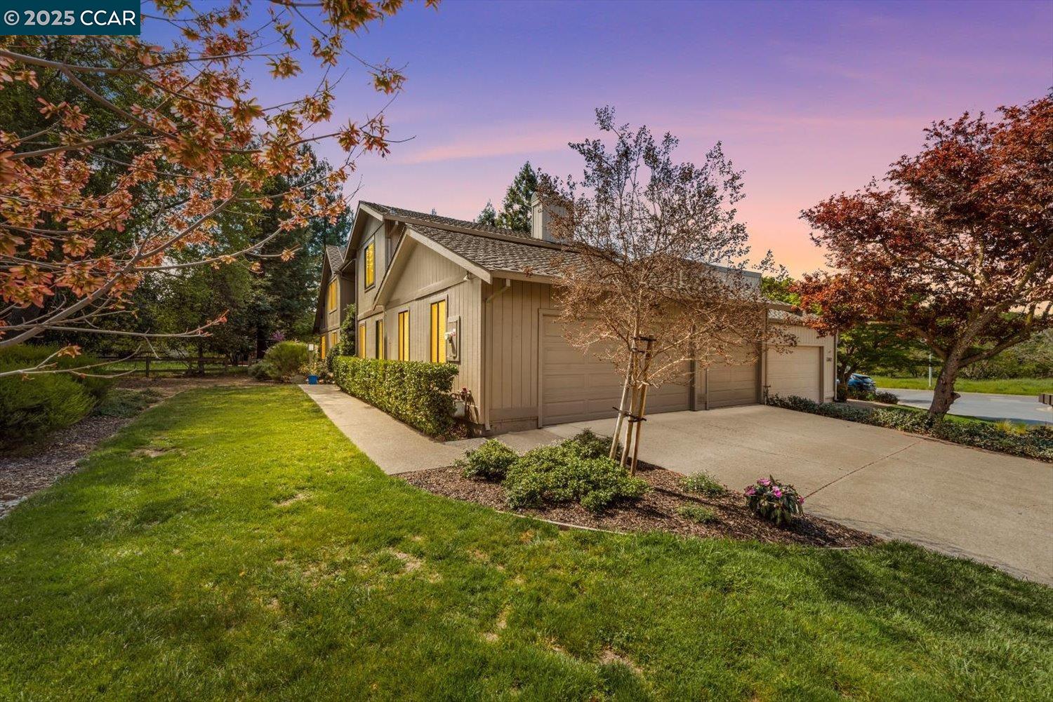 3118 Hambletonian Ln