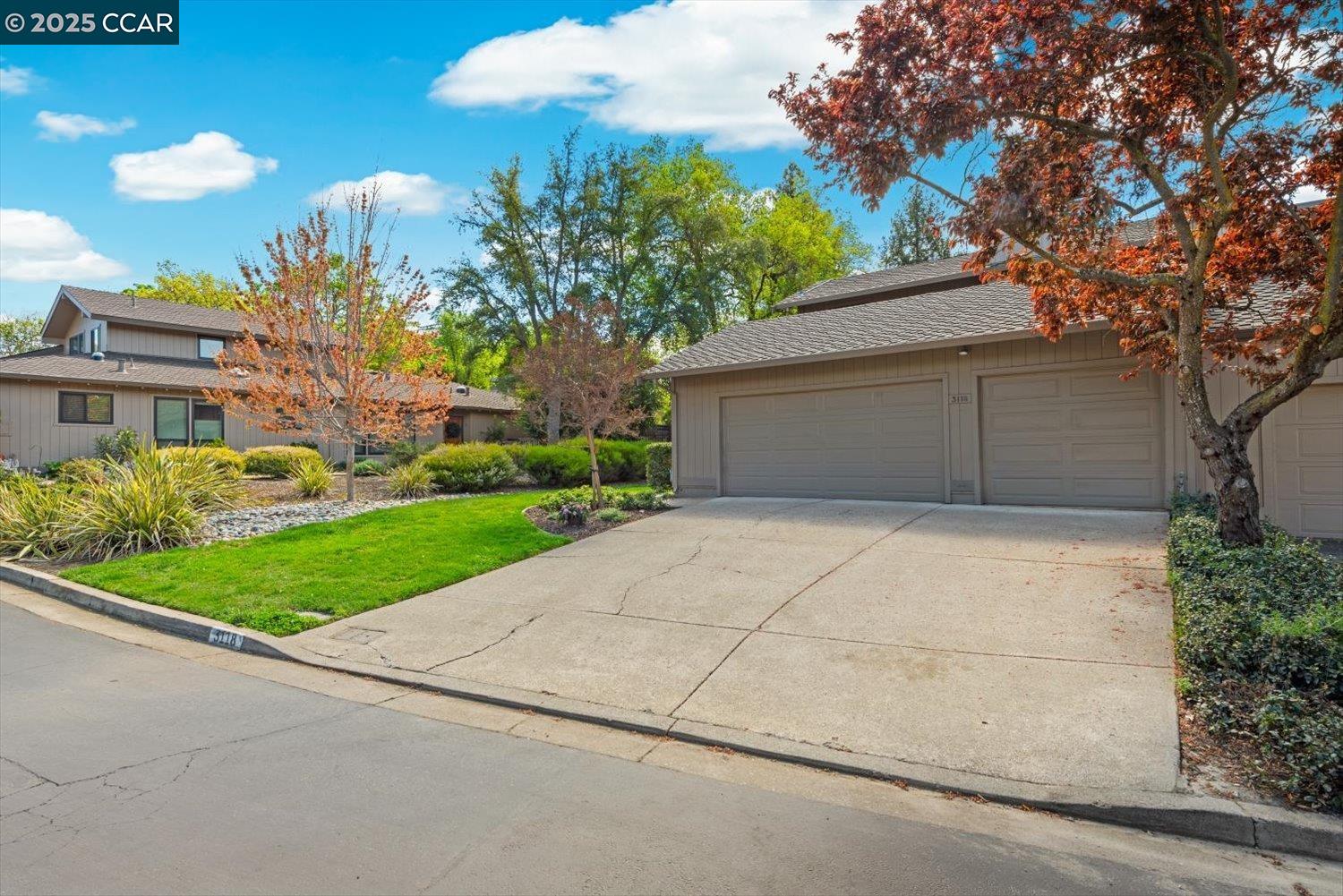 3118 Hambletonian Ln