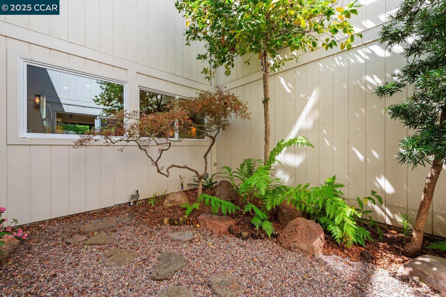 3118 Hambletonian Ln