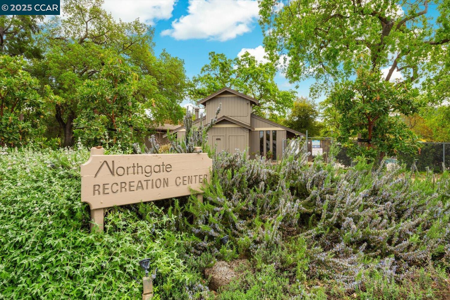 3118 Hambletonian Ln