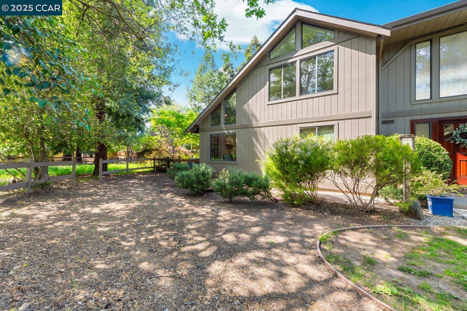 3118 Hambletonian Ln