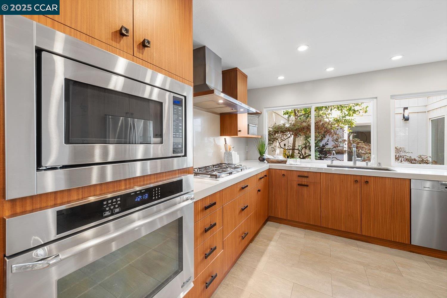 3118 Hambletonian Ln