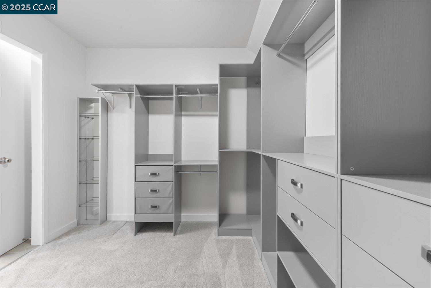 3118 Hambletonian Ln