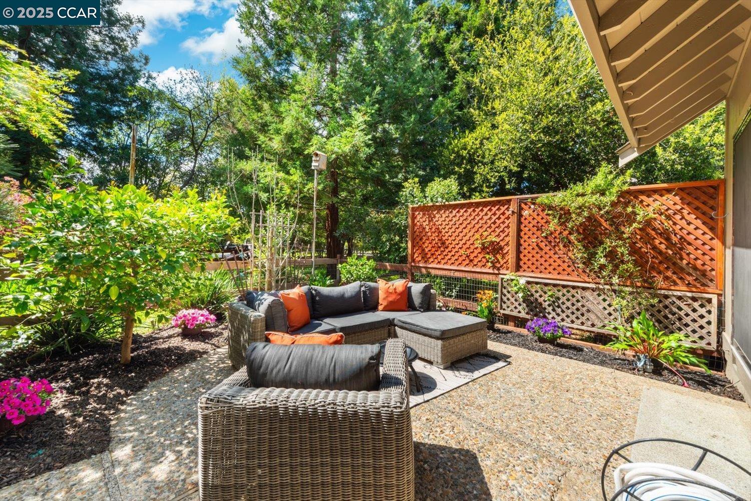 3118 Hambletonian Ln