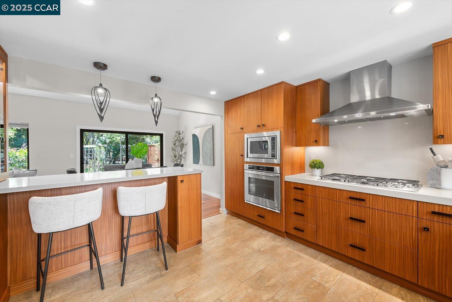 3118 Hambletonian Ln