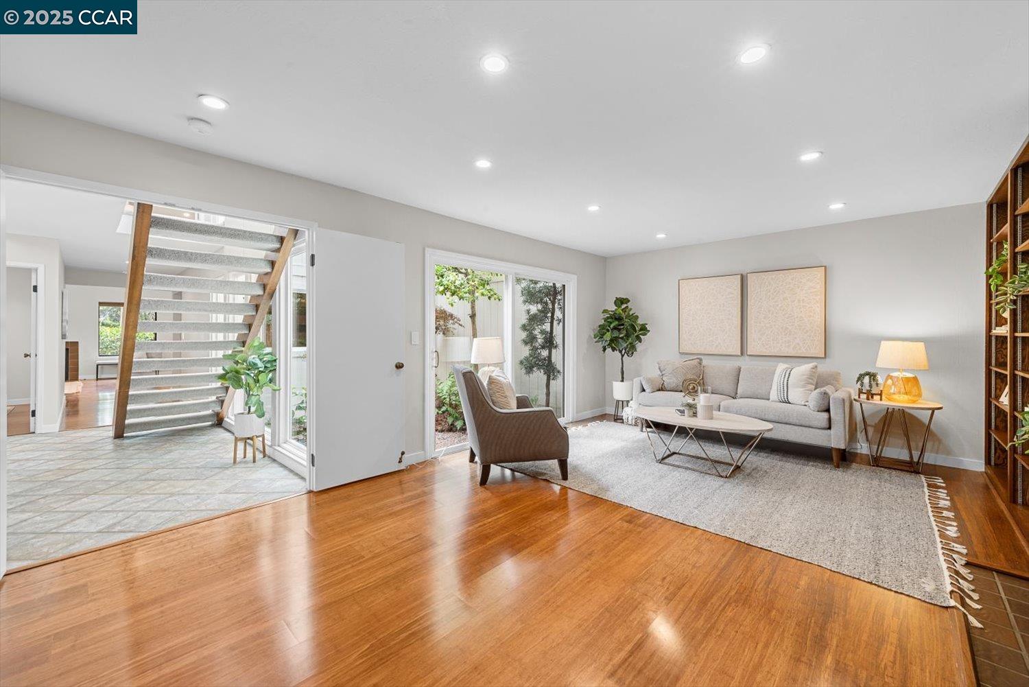 3118 Hambletonian Ln