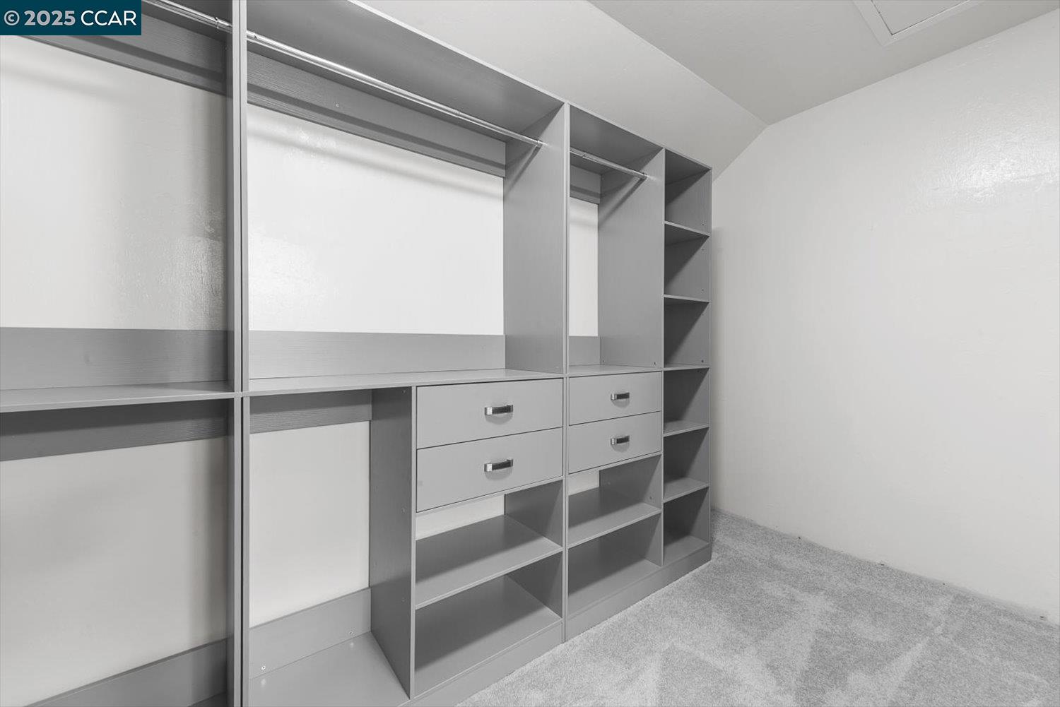 3118 Hambletonian Ln