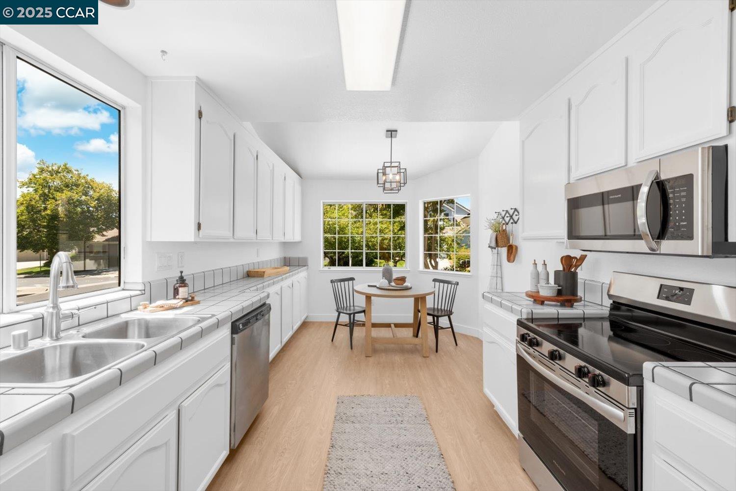 1731 Indian Wells Way