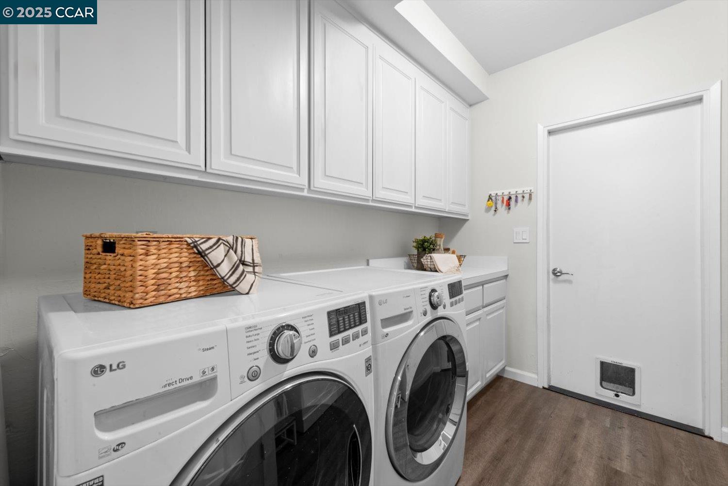 3158 Hambletonian Ln