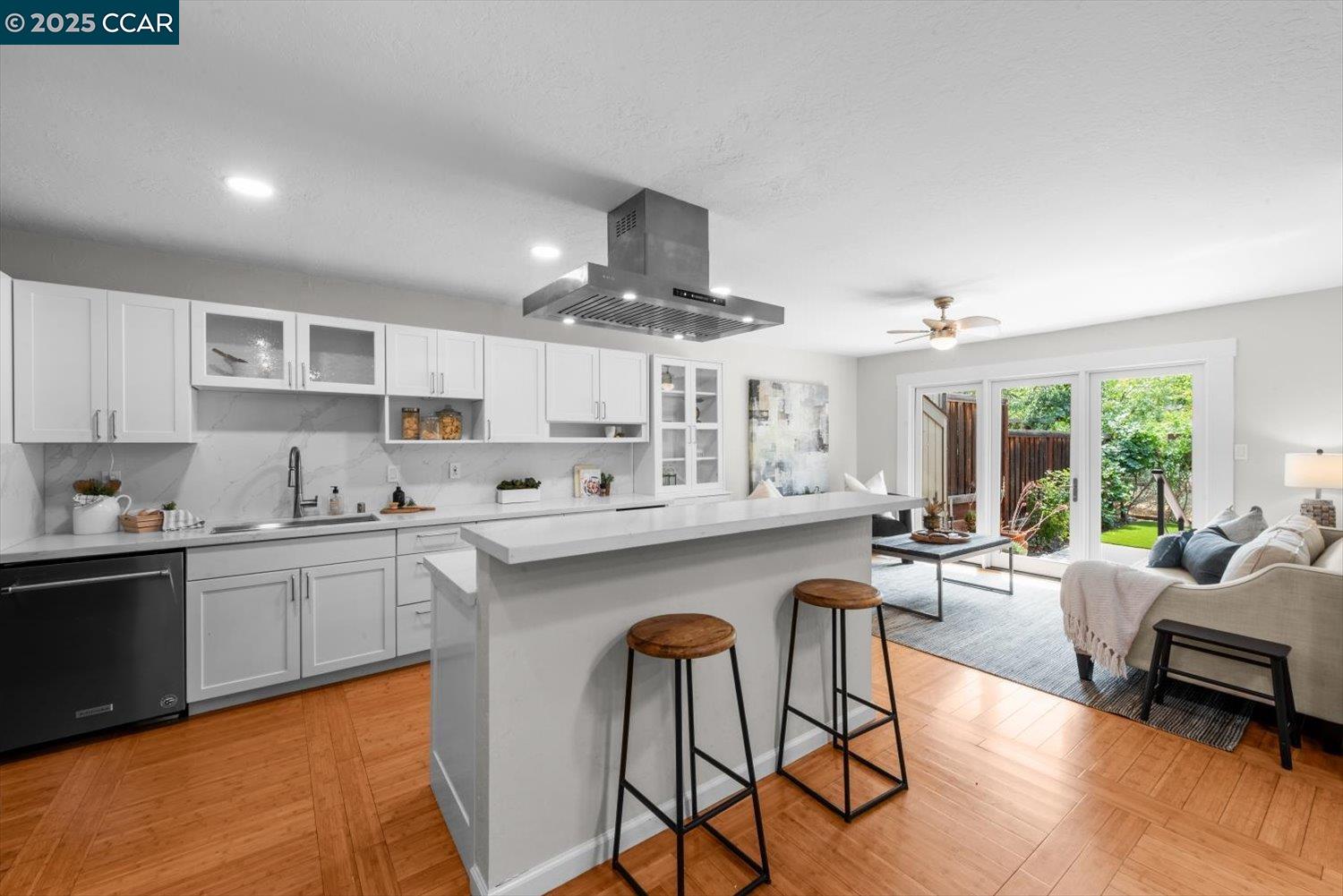 3158 Hambletonian Ln