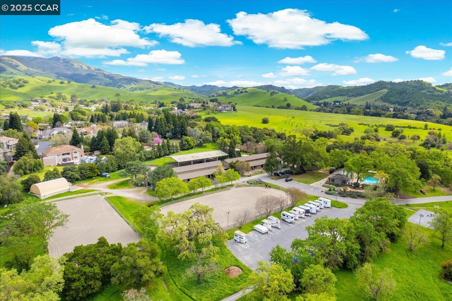 3158 Hambletonian Ln