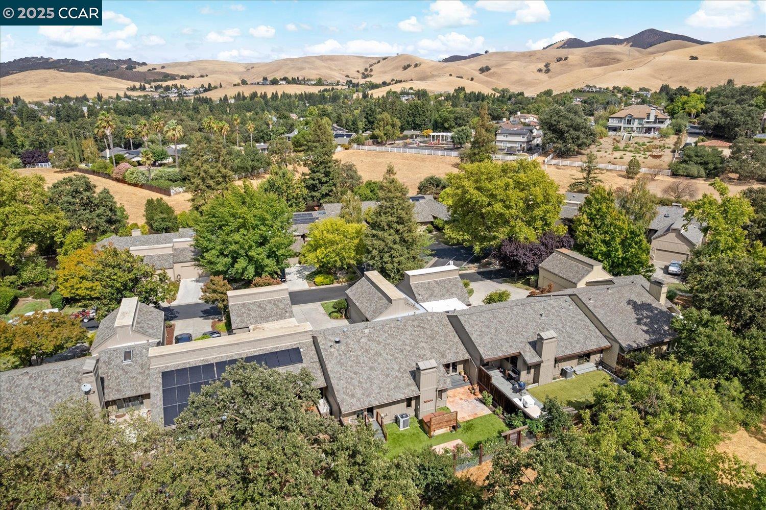 3158 Hambletonian Ln