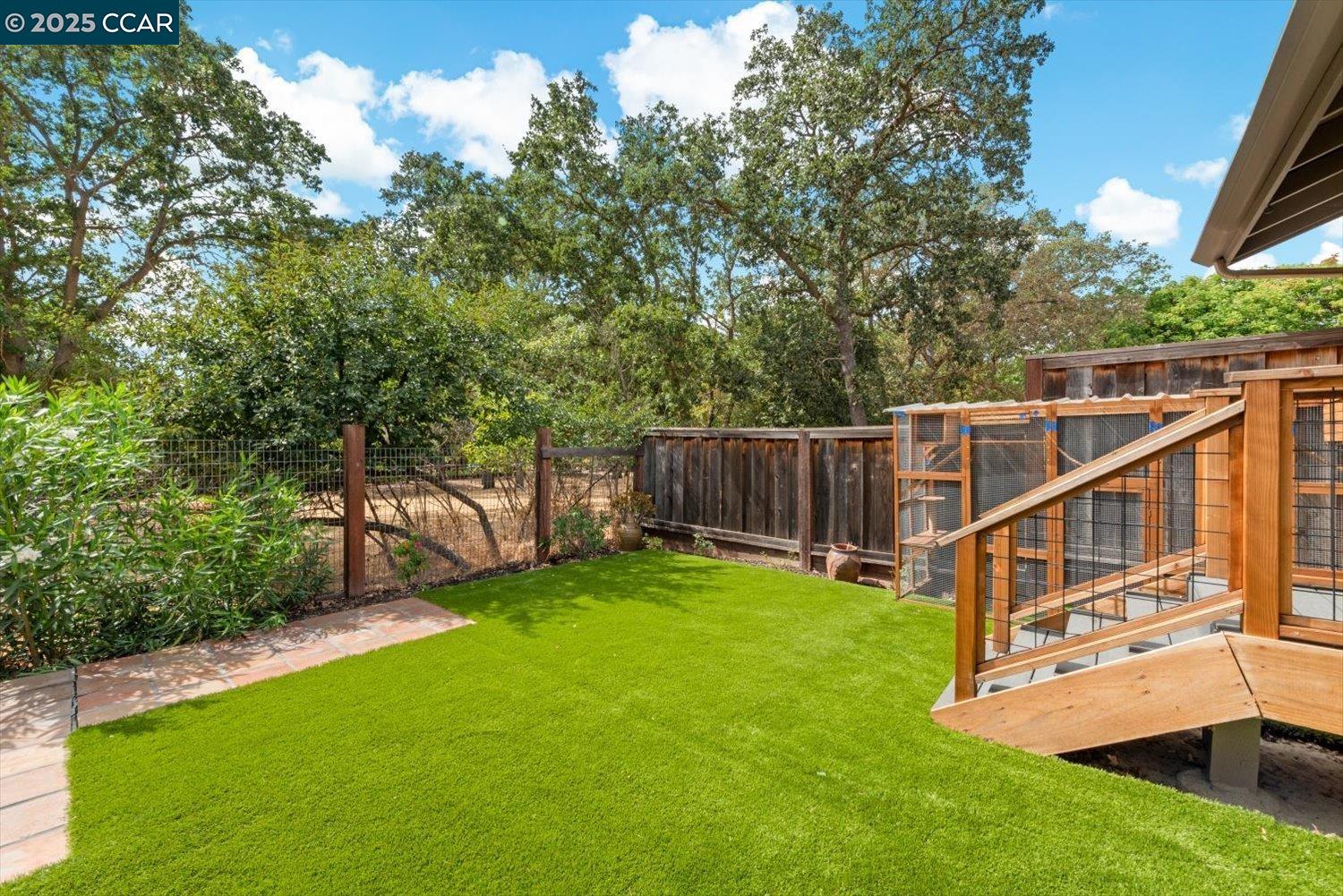 3158 Hambletonian Ln