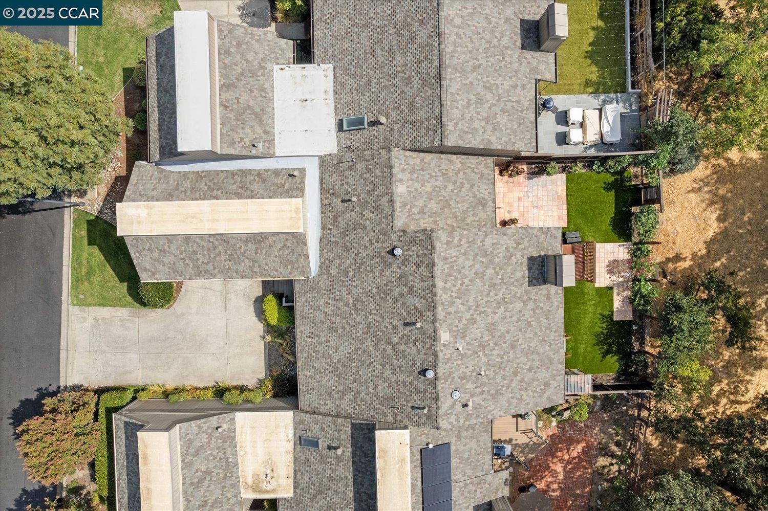 3158 Hambletonian Ln