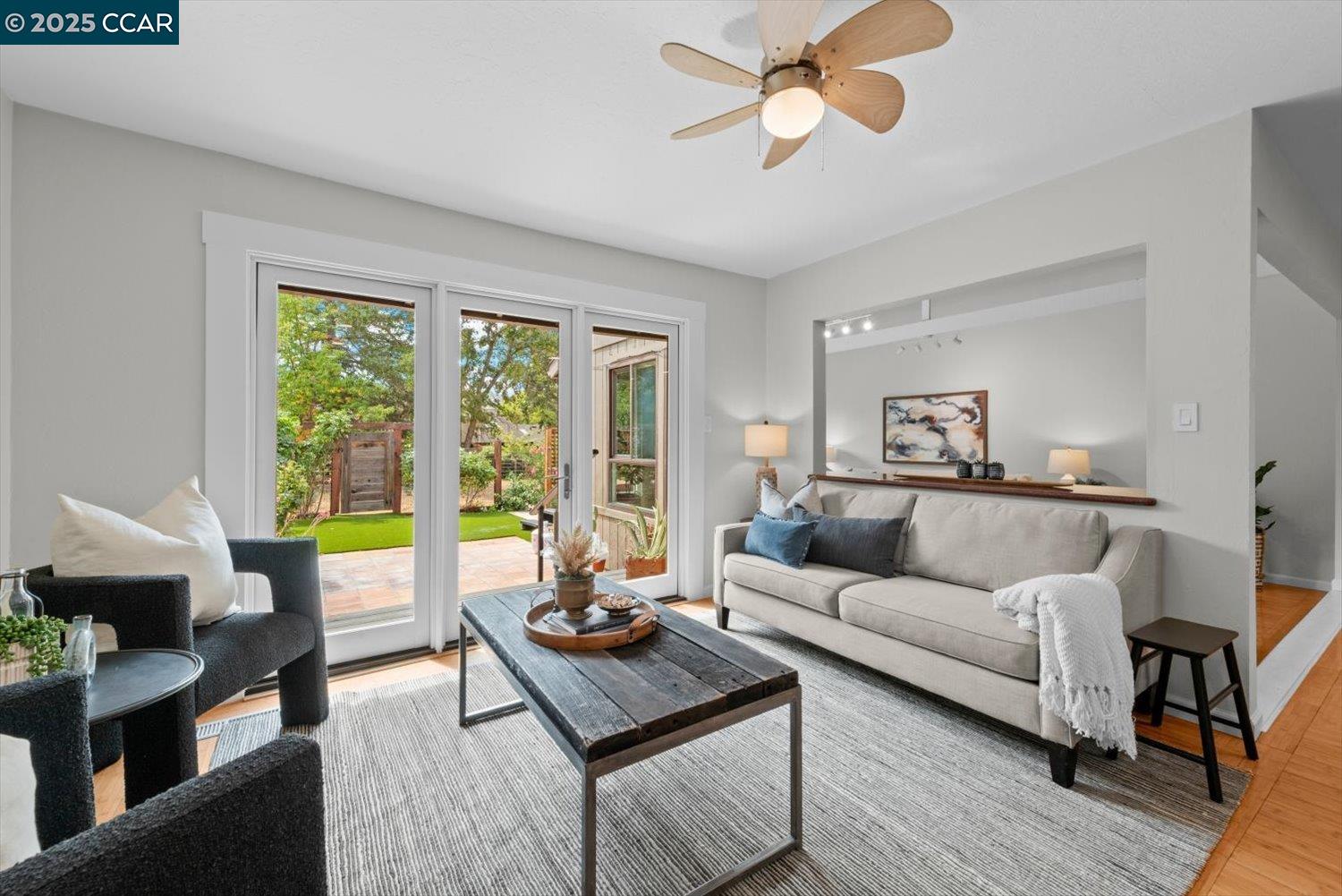 3158 Hambletonian Ln