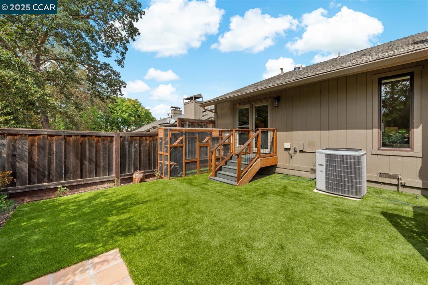 3158 Hambletonian Ln