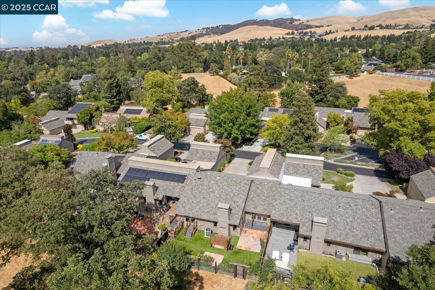 3158 Hambletonian Ln