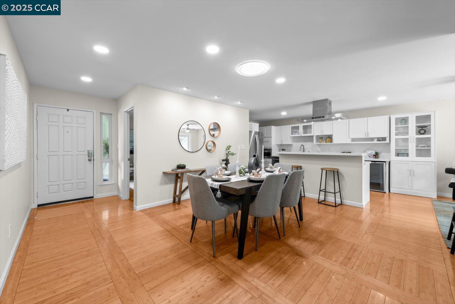 3158 Hambletonian Ln