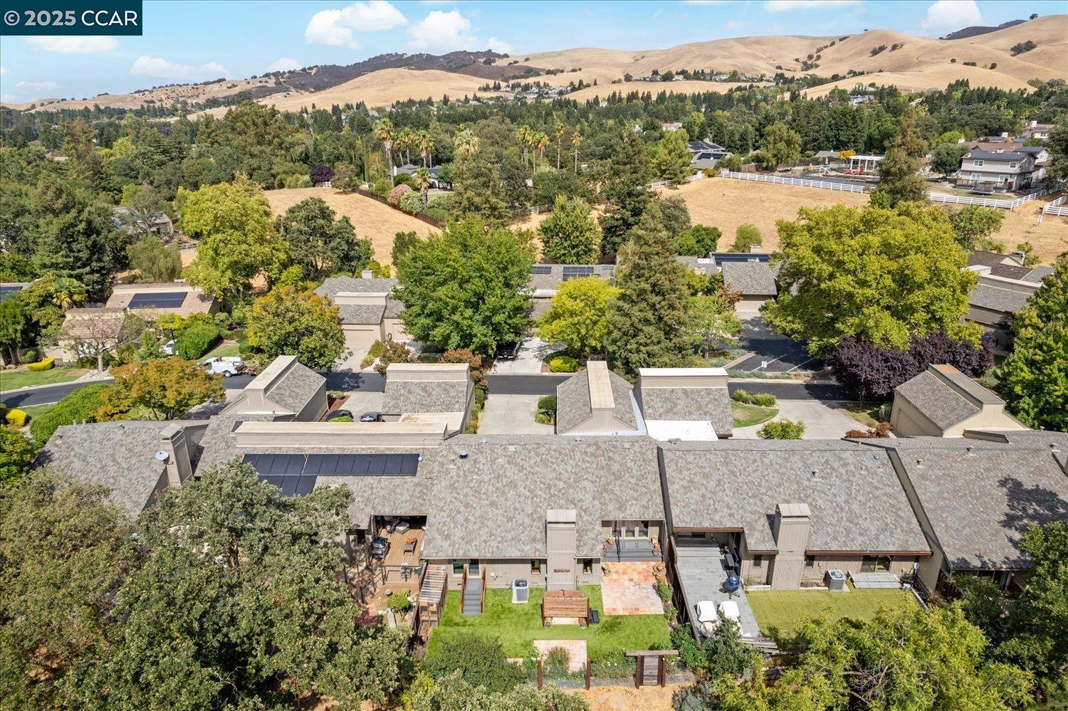 3158 Hambletonian Ln