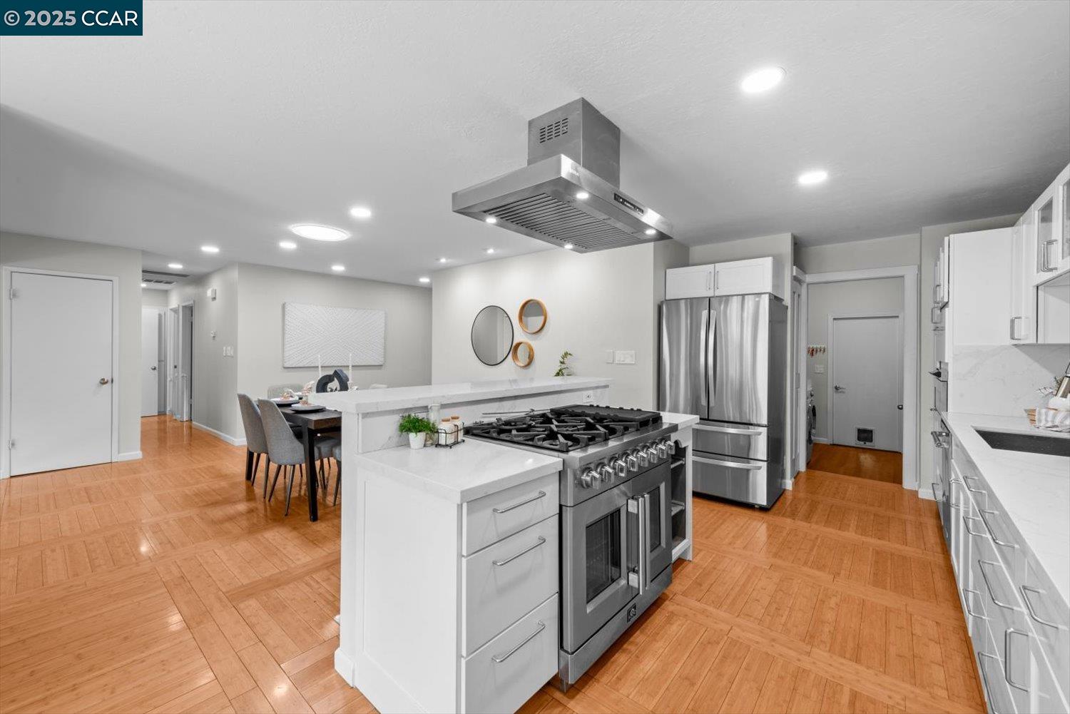 3158 Hambletonian Ln