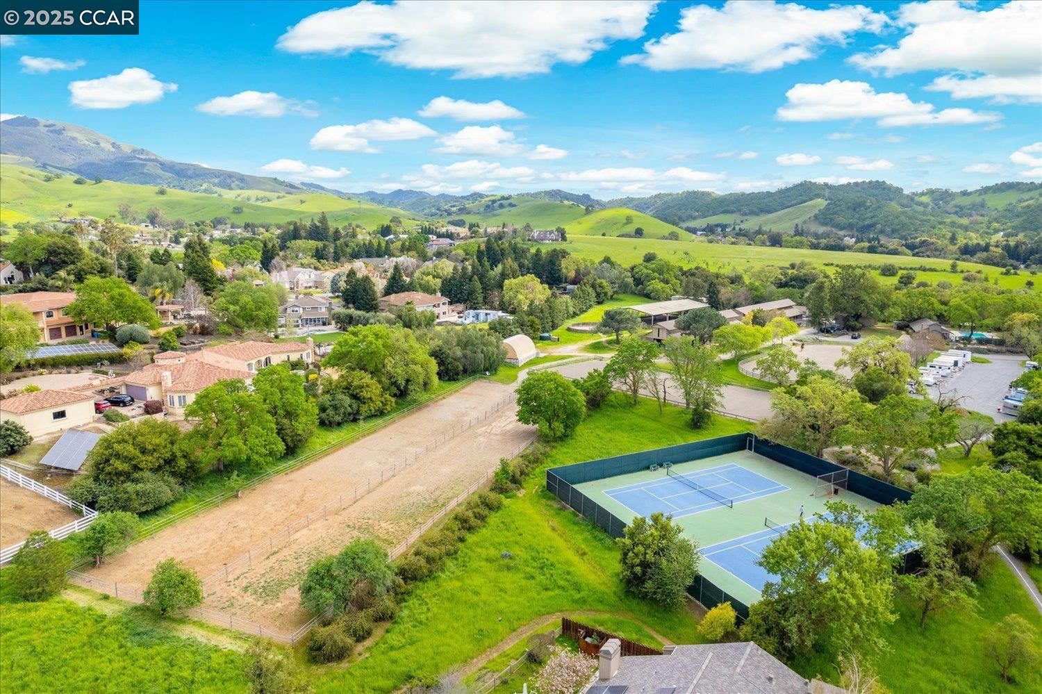 3158 Hambletonian Ln