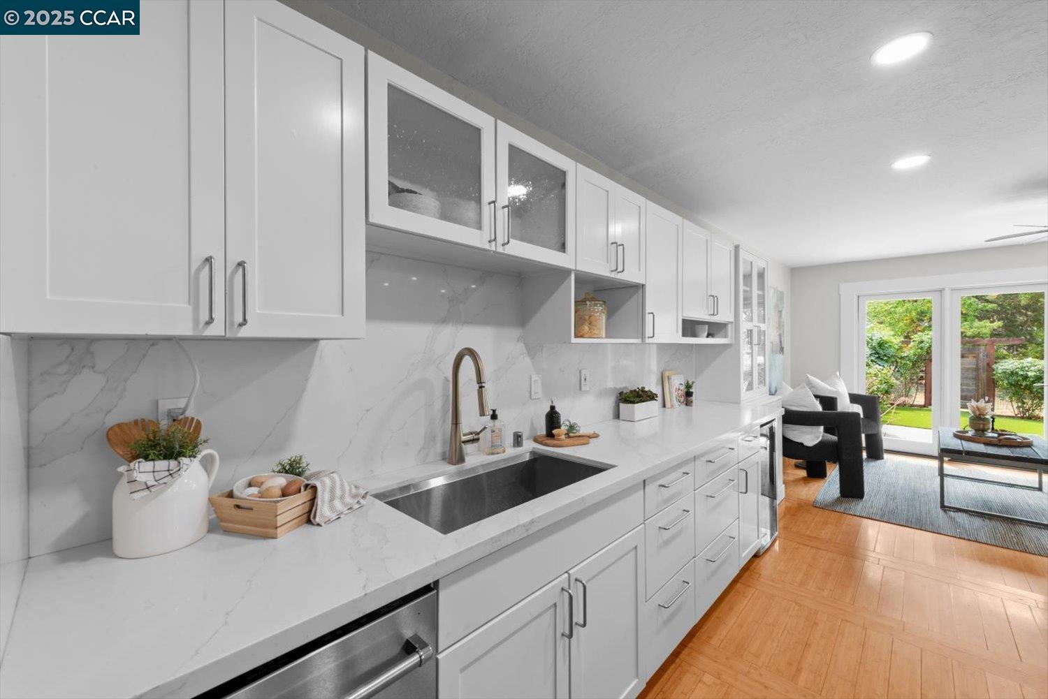 3158 Hambletonian Ln