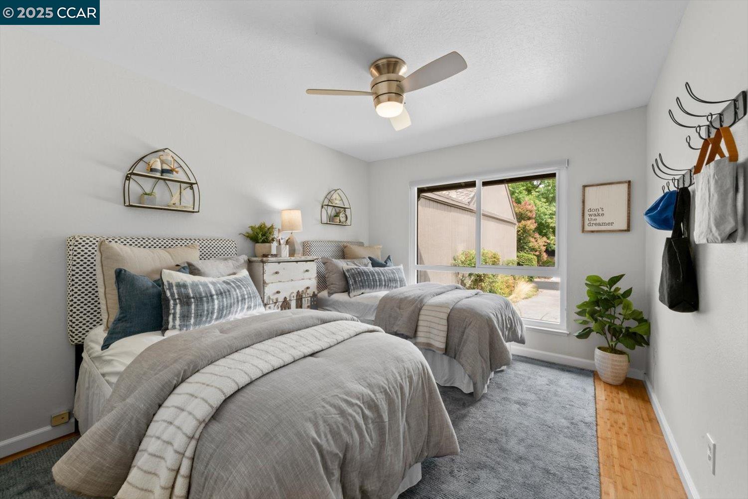 3158 Hambletonian Ln